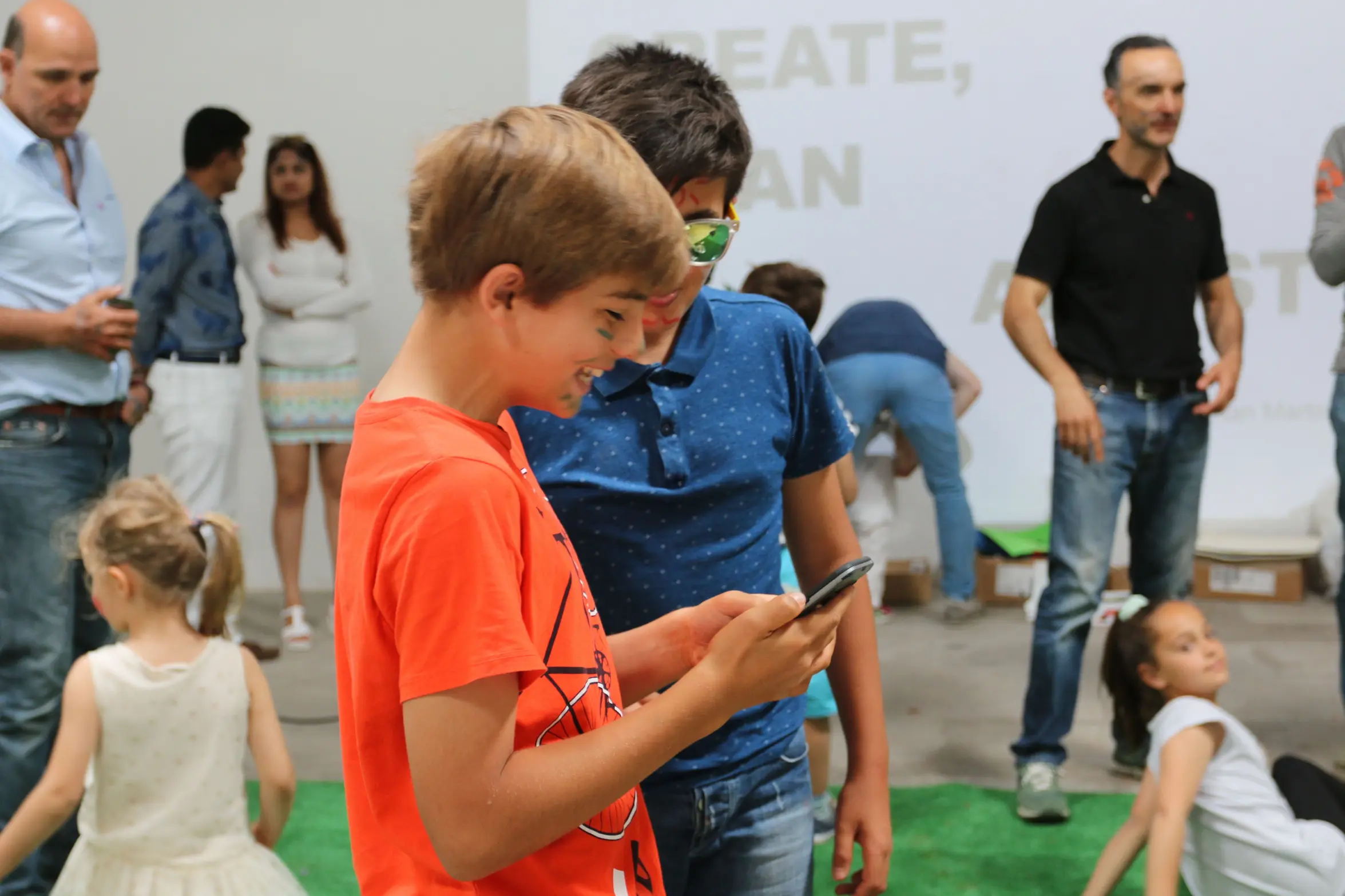 Logo of Entrepreneurs Organization, partner of the artistic journey event held at Espronceda art and culture center in Barcelona.