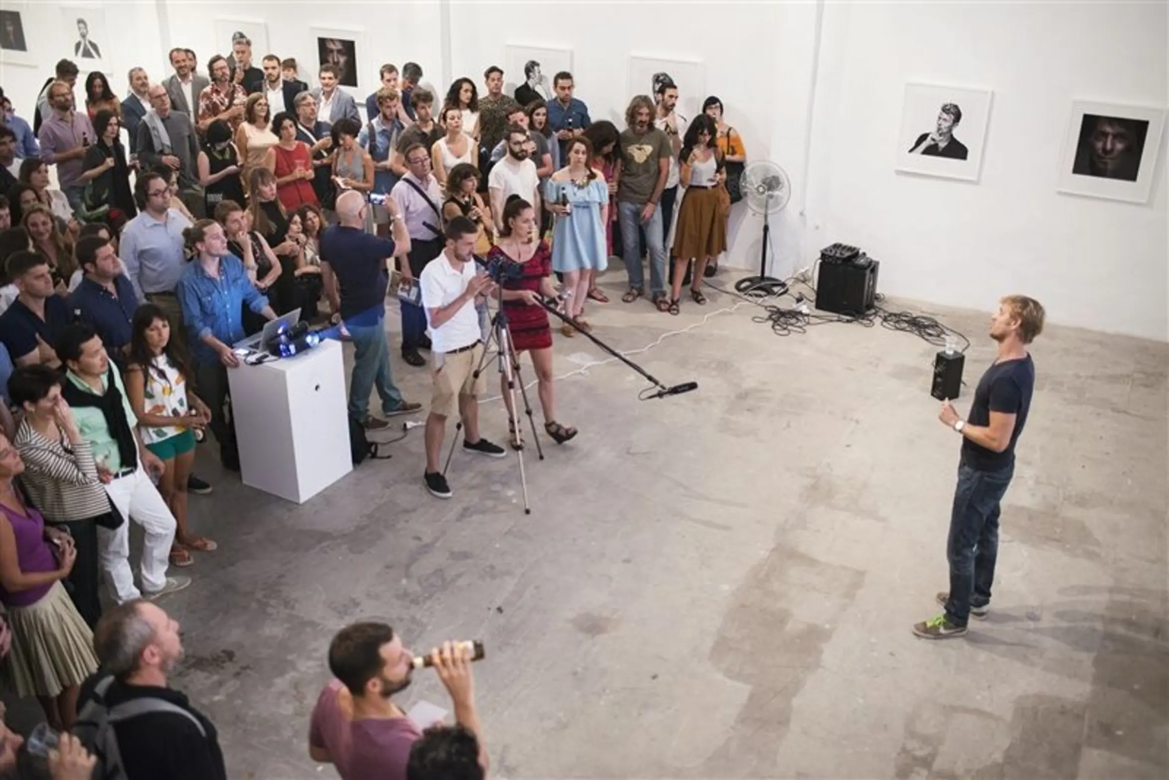 Flyer of the exhibition 'Bowie The Session' by photographer Gavin Evans, shown at Espronceda art and culture center in Barcelona from July 14 to September 1, 2016.